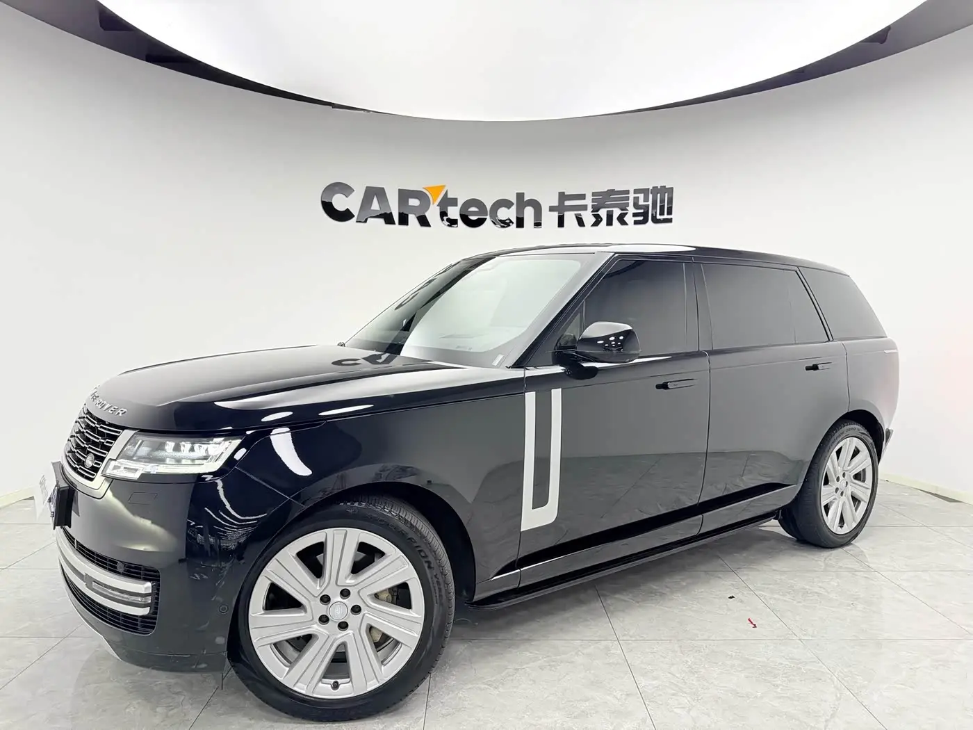 Land Rover Range Rover 2024 — Фото 1/9