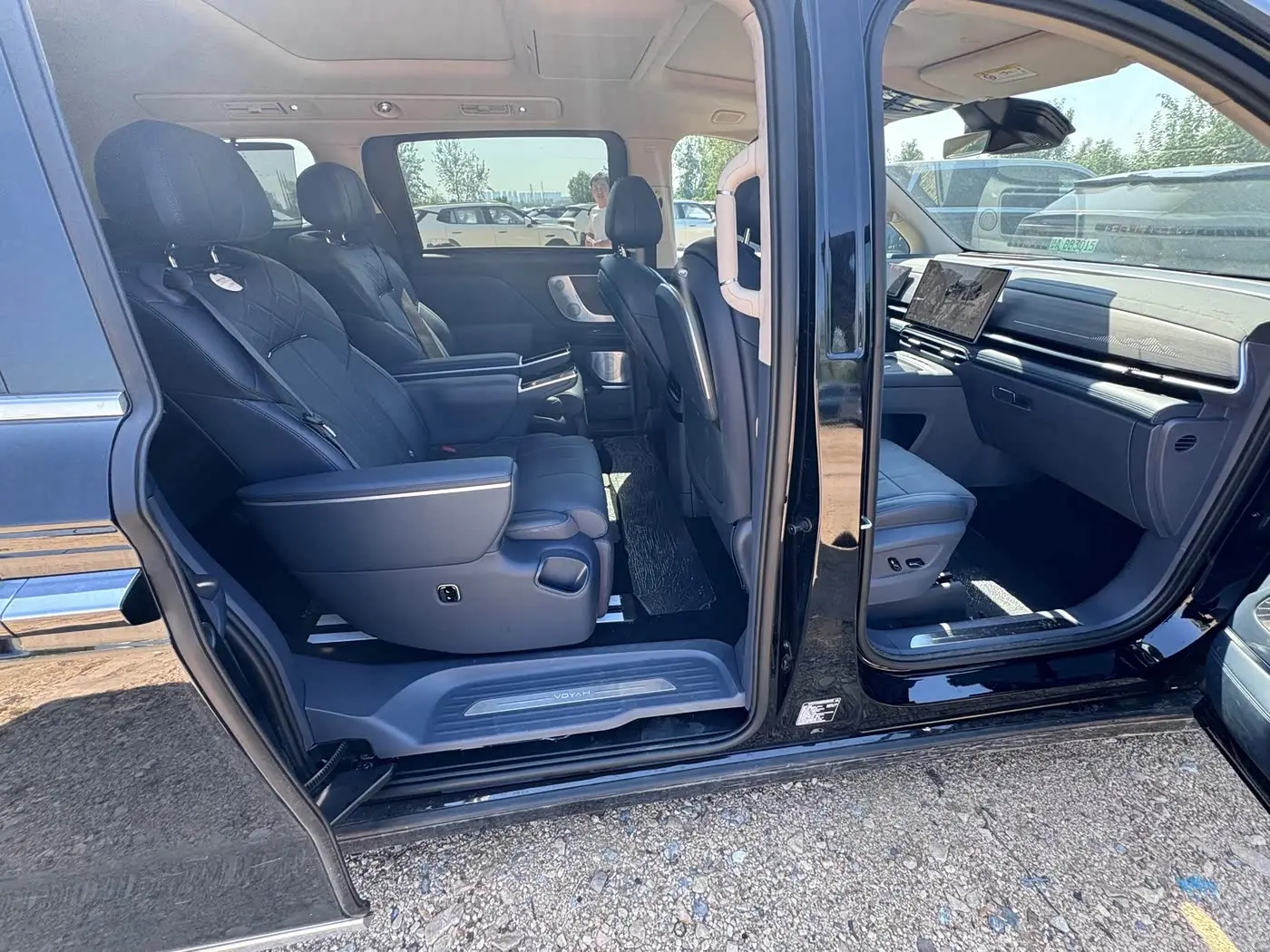 Voyah Auto Voyah Dreamer 2025 — Photo 8/8