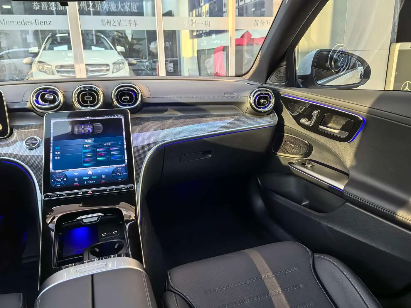 Mercedes-Benz C-Class 2024 — Photo 11/16