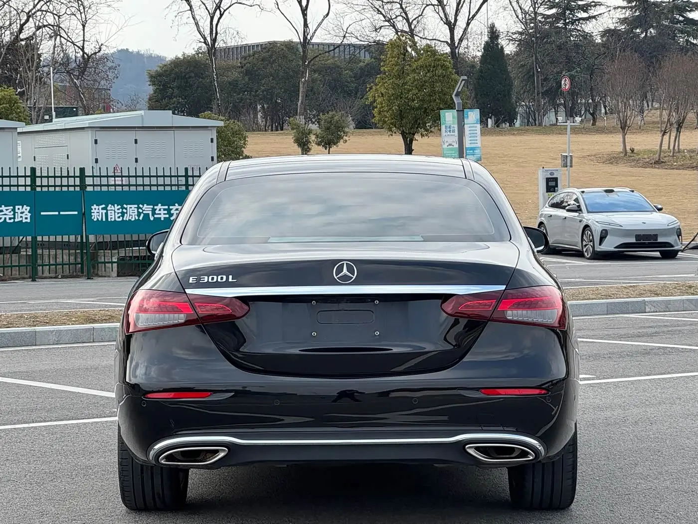 Mercedes-Benz E-Class 2022 — Фото 18/19