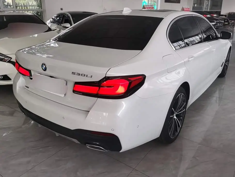 BMW 5 Series 2023 — Photo 3/16