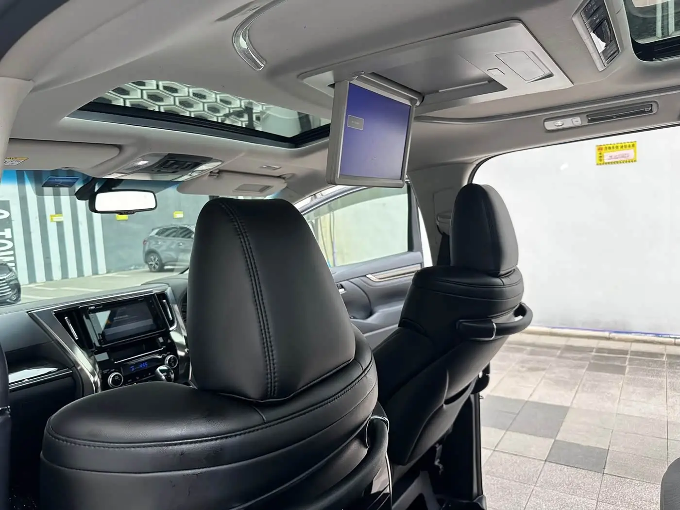 Toyota Alphard 2015 — Photo 11/20