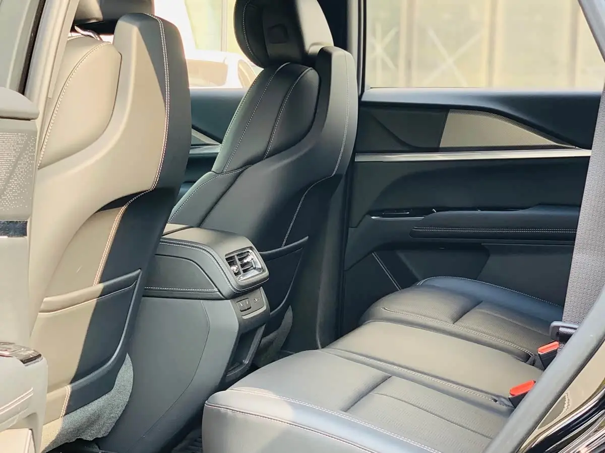 Cadillac XT5 2026 — Фото 18/20