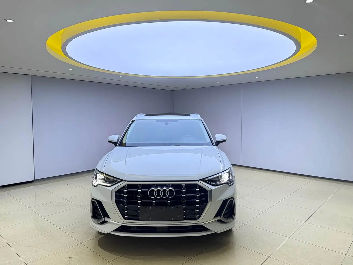 Audi Q3 2022 — Photo 2/20