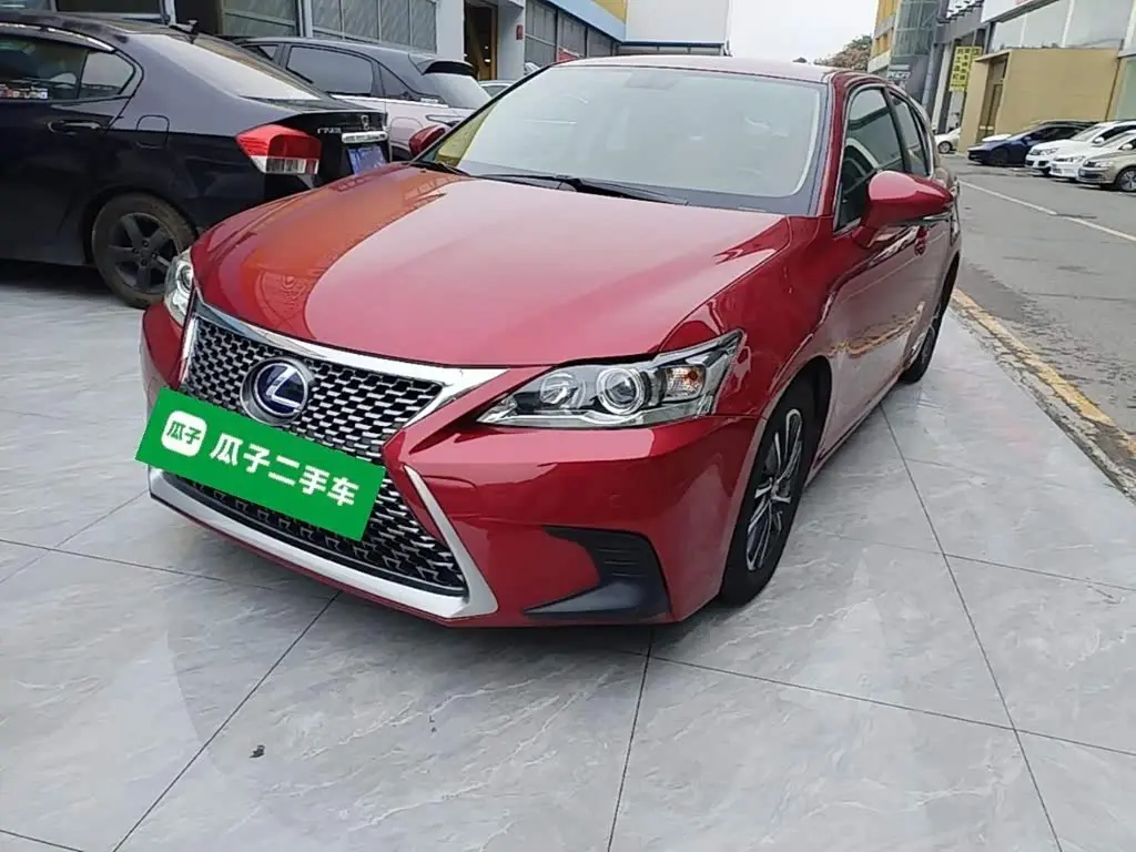 Lexus CT 2018 — Фото 1/20