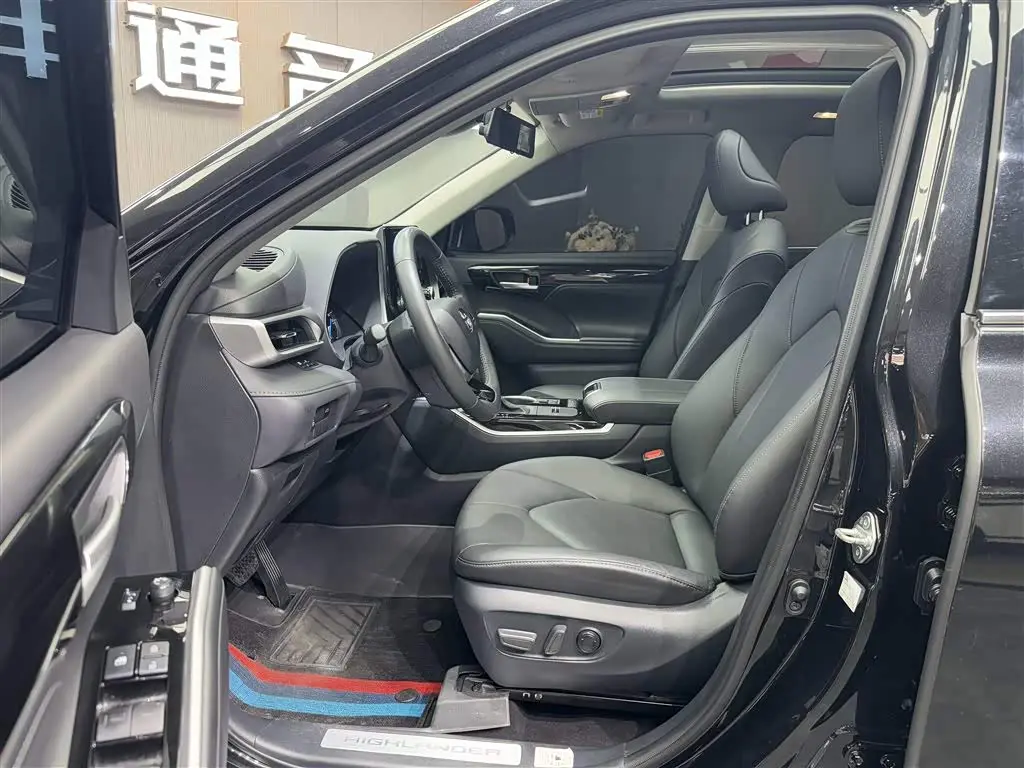 Toyota Highlander 2024 — Photo 5/20