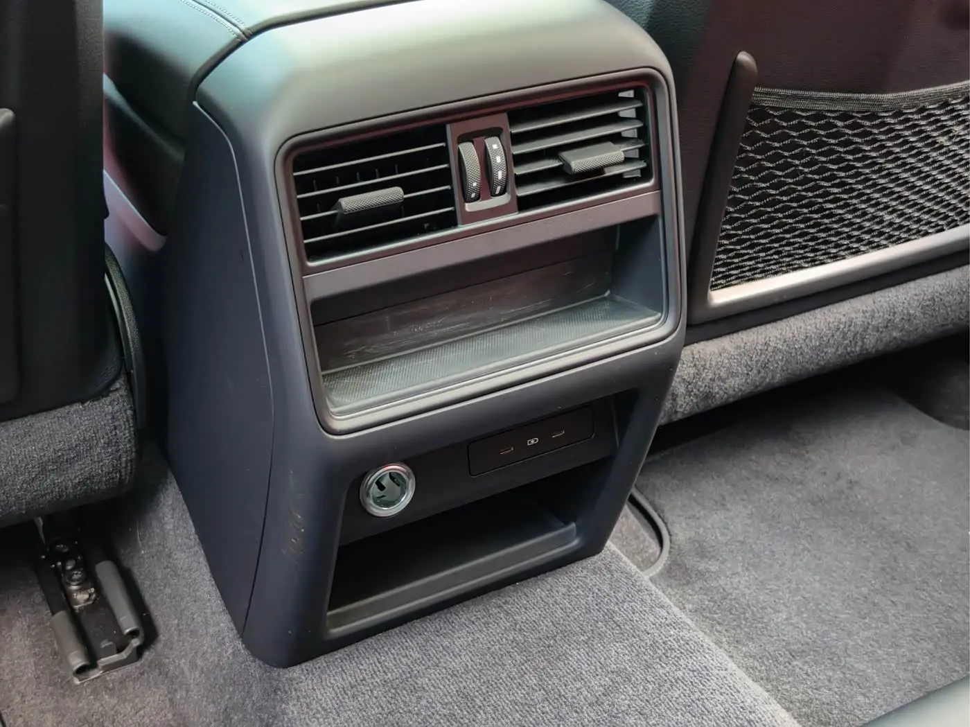 Porsche Cayenne 2023 — Photo 18/20