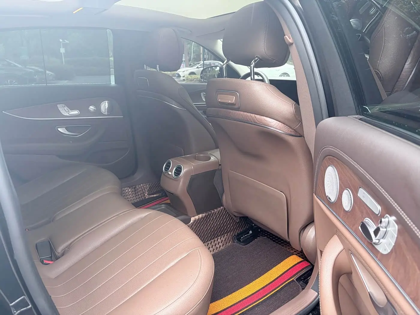 Mercedes-Benz E-Class 2020 — Фото 15/19