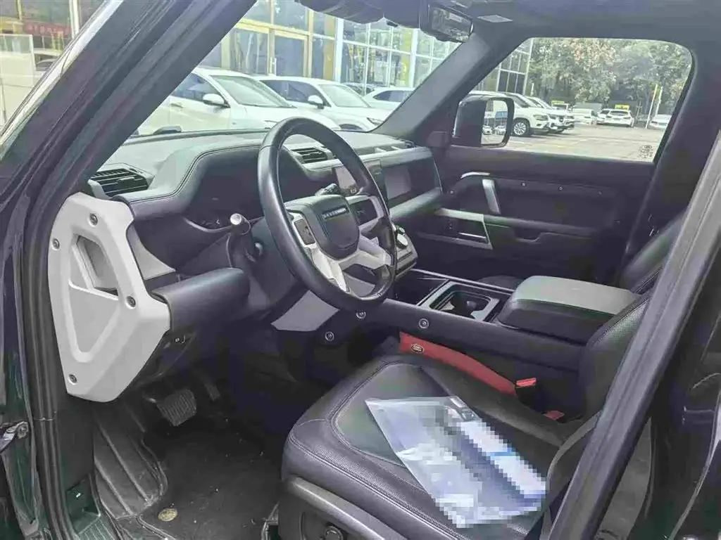 Land Rover Defender 2023 — Photo 5/7