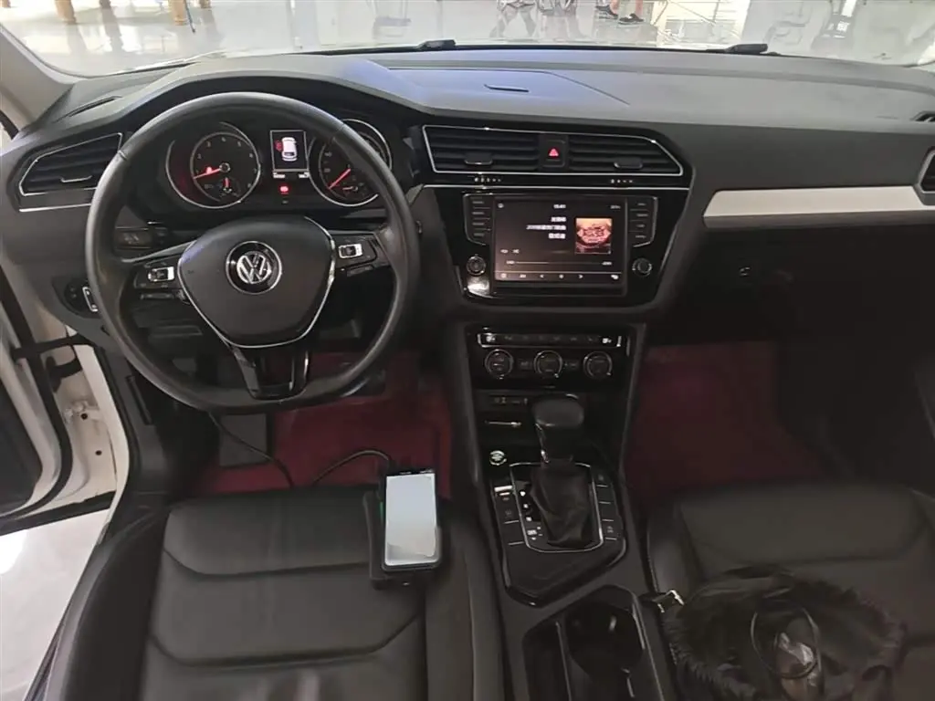Volkswagen Tiguan L 2018 — Фото 10/20