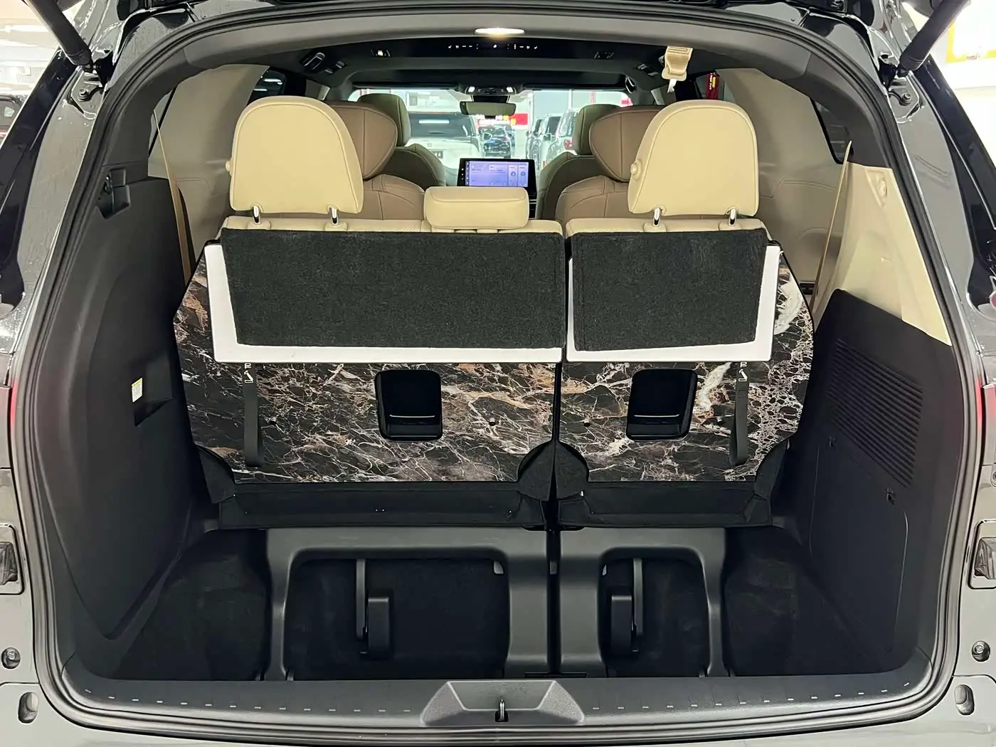 Toyota Sienna 2024 — Photo 17/18