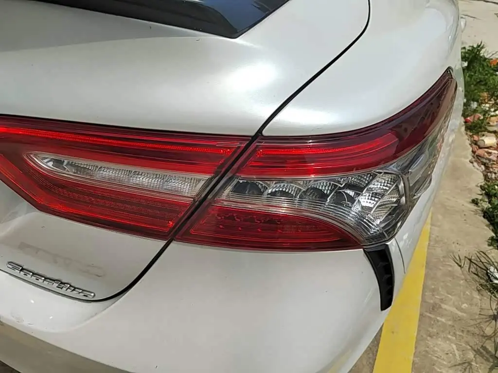 Toyota Camry 2020 — Photo 8/20