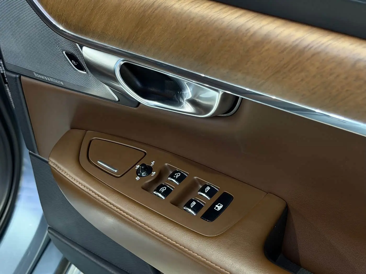 Volvo S90 2018 — Фото 19/20