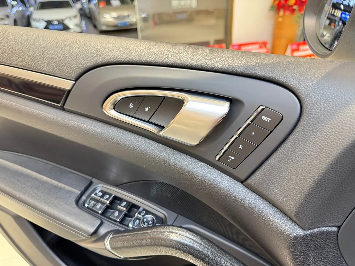 Porsche Cayenne 2012 — Photo 13/20