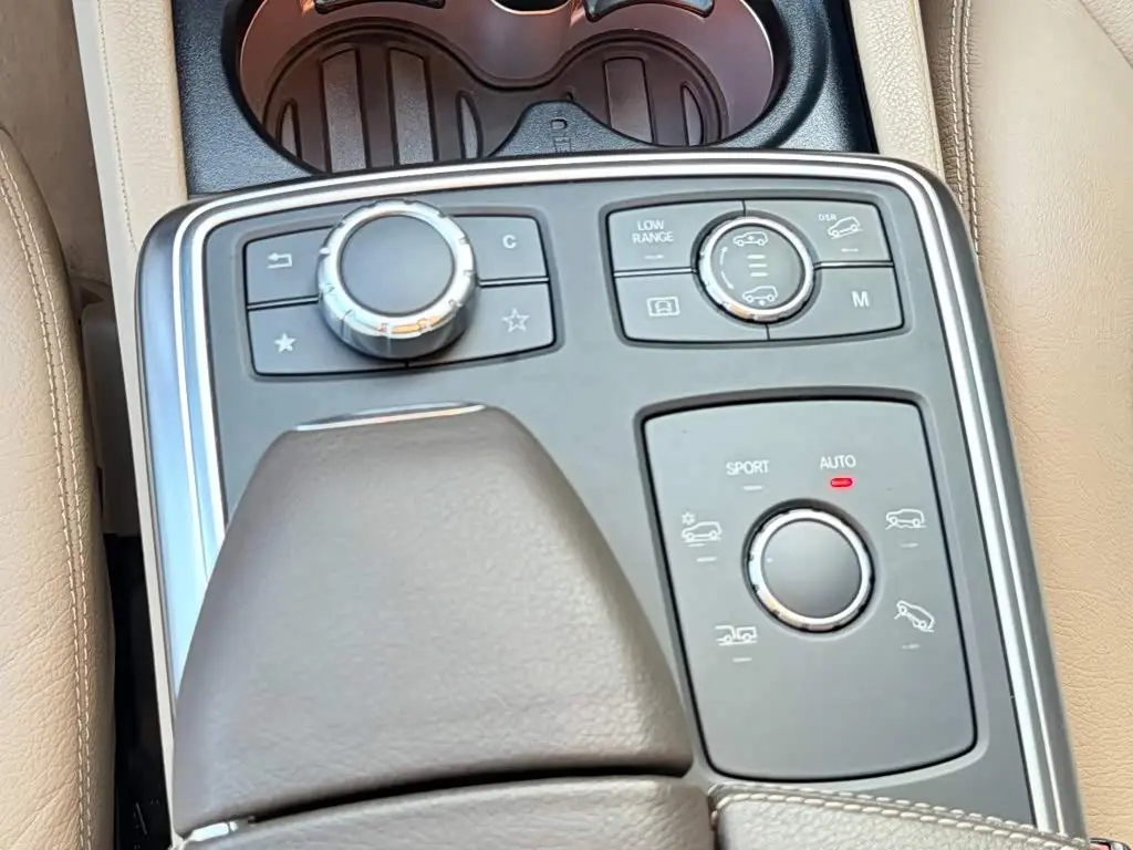 Mercedes-Benz M-Class 2015 — Фото 15/20