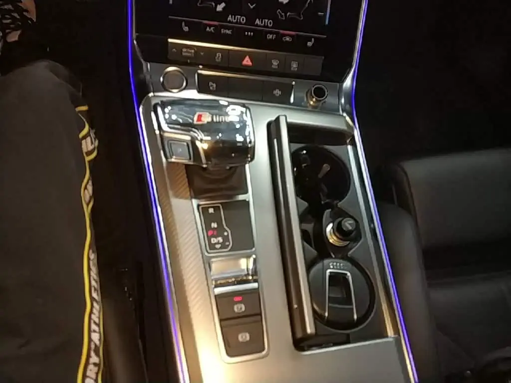 Audi A7 2020 — Şəkil 14/20