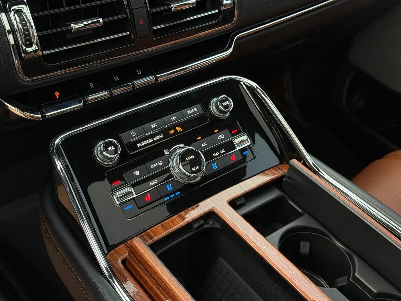 Lincoln Navigator 2019 — Şəkil 10/20
