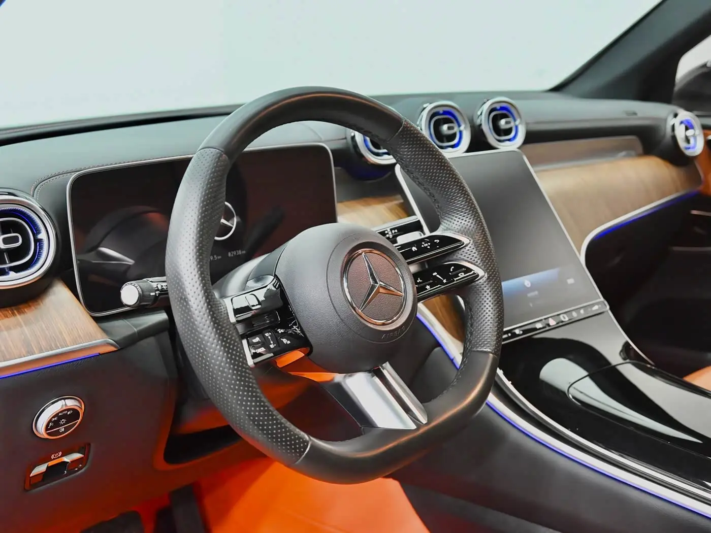 Mercedes-Benz GLC 2024 — Фото 18/20