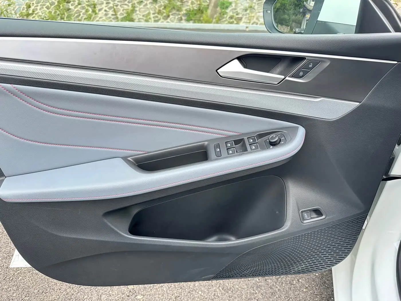 Volkswagen Lamando 2024 — Photo 11/15