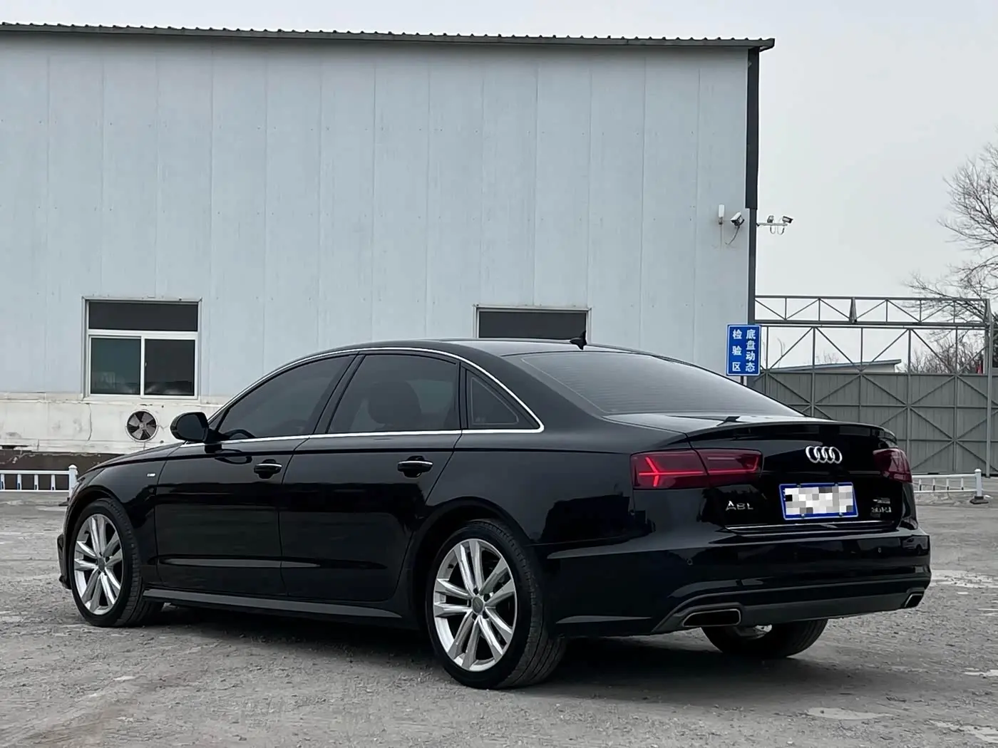 Audi A6L 2019 — Photo 4/12