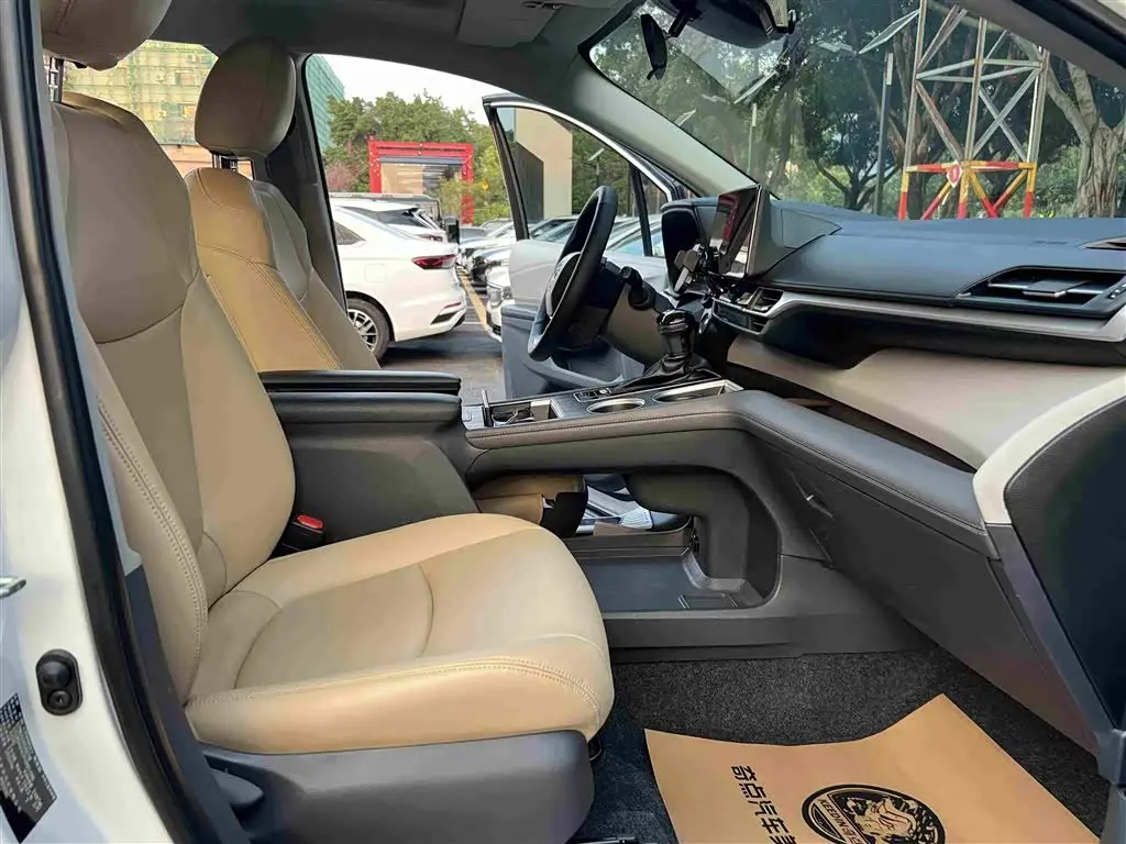 Toyota Sienna 2023 — Photo 12/20