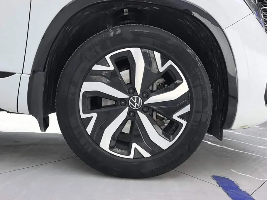 Volkswagen Tayron GTE Plug-in Hybrid 2024 — Фото 6/16
