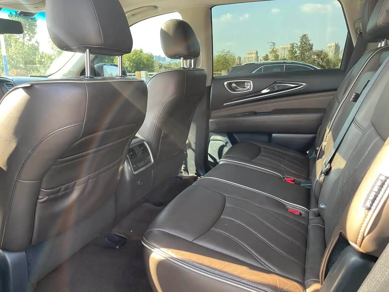 Infiniti QX60 2018 — Photo 15/20