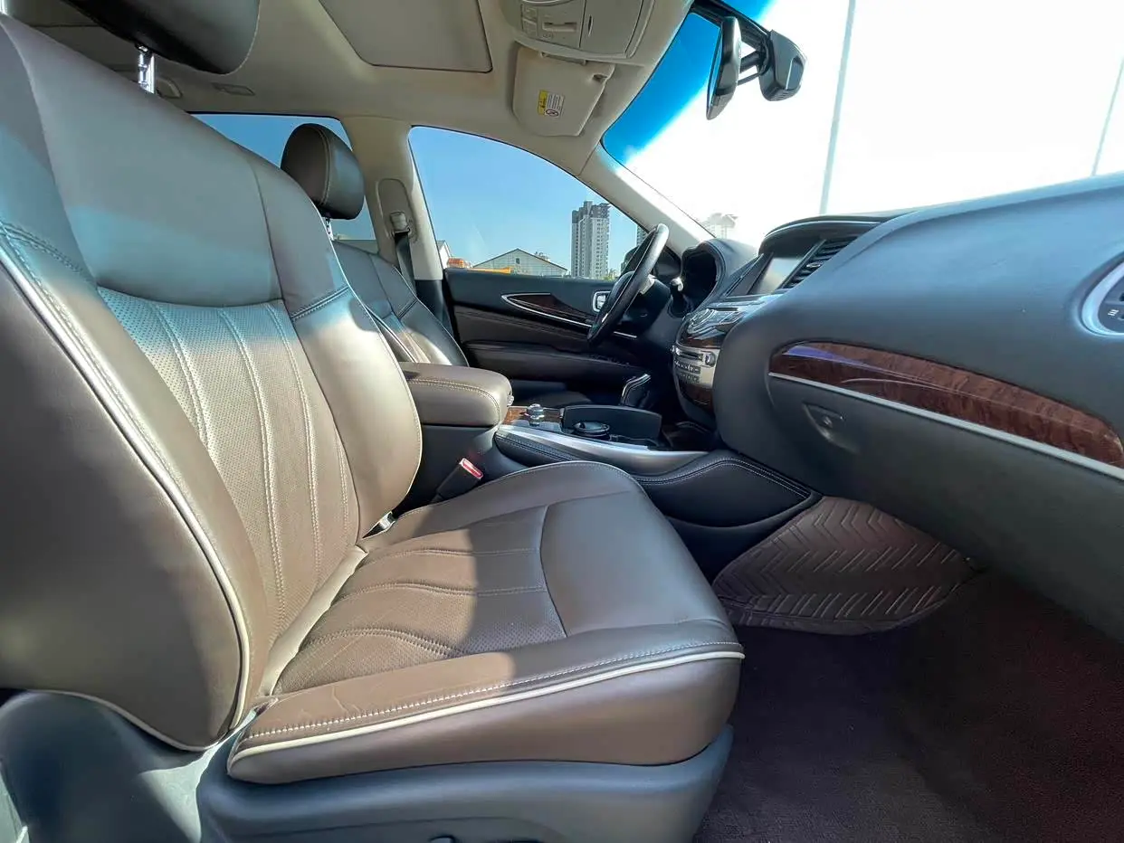Infiniti QX60 2018 — Photo 10/20