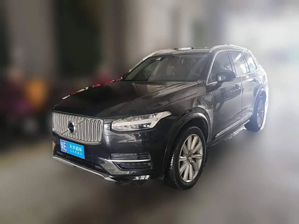 Volvo XC90 2019 — Photo 1/11