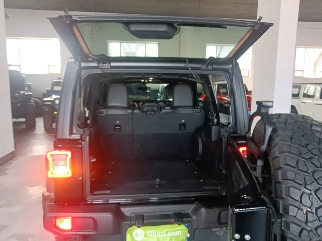 Jeep Wrangler 2022 — Фото 16/20