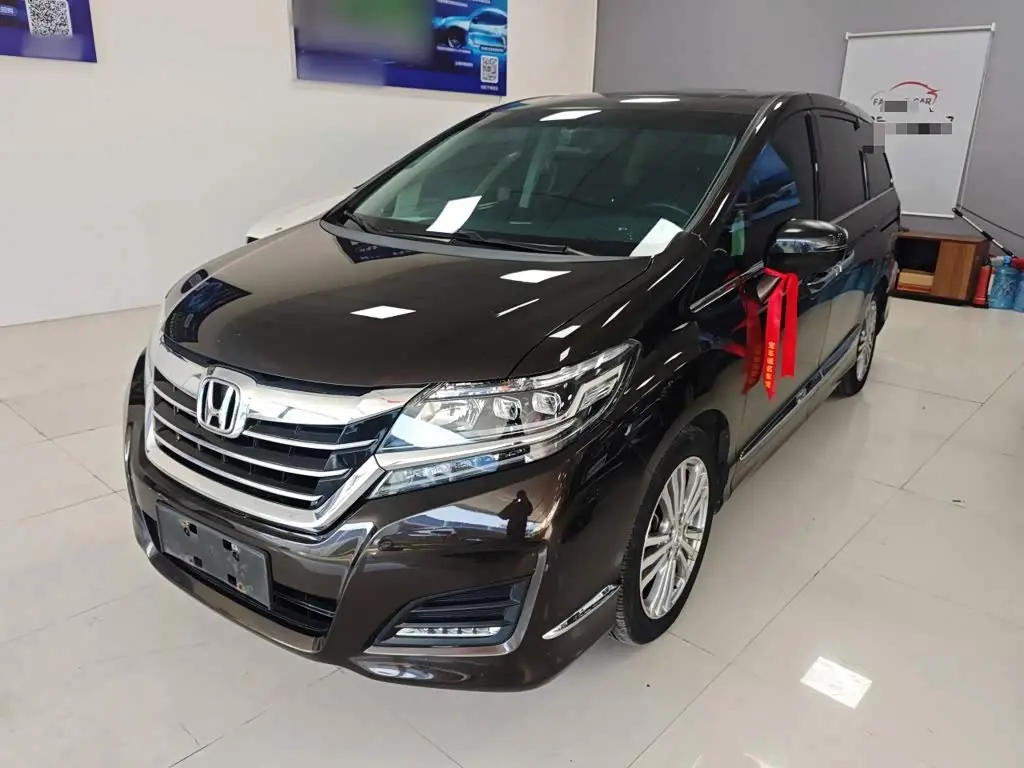 Honda Elysion 2017 — Photo 1/20