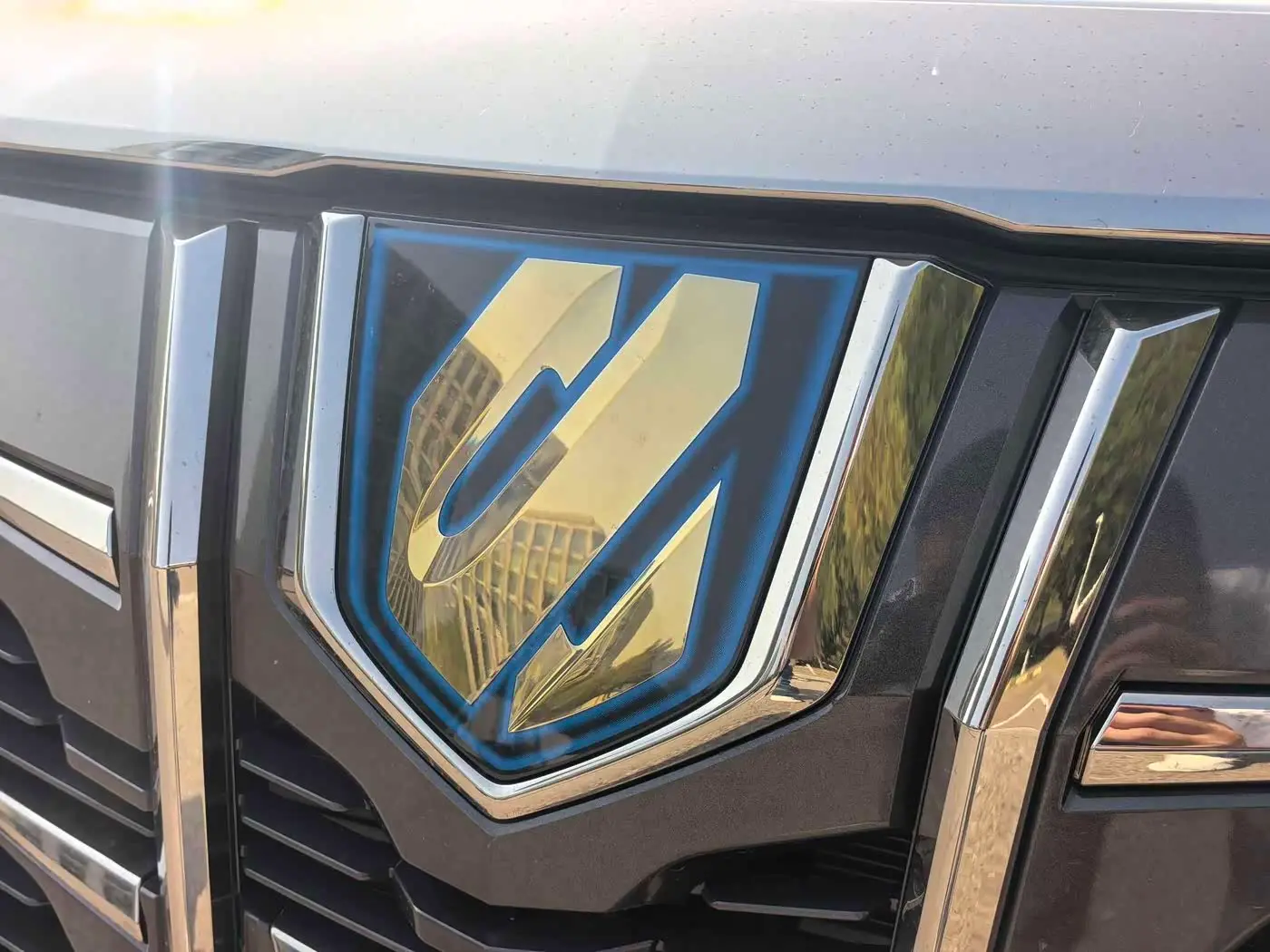 Toyota Alphard 2023 — Photo 5/18