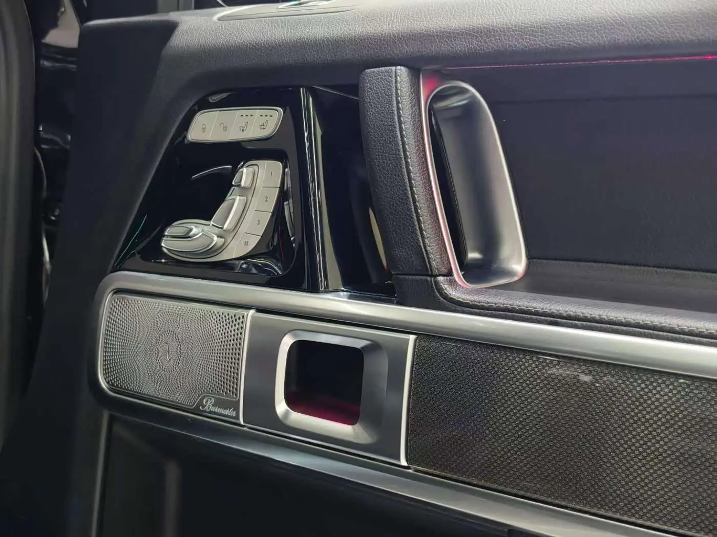 Mercedes-Benz G-Class 2019 — Фото 5/12