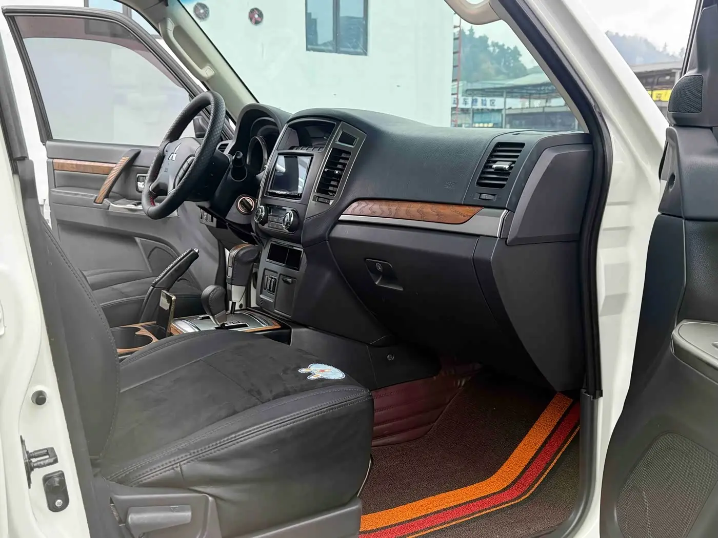 Mitsubishi Pajero 2019 — Photo 5/19