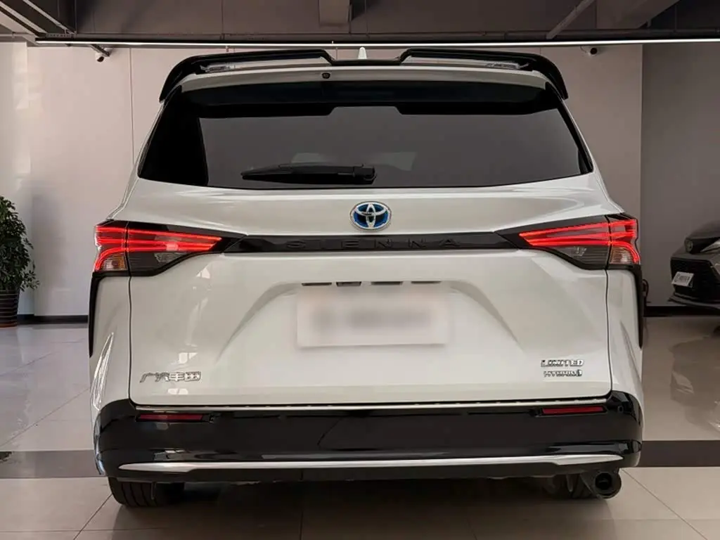 Toyota Sienna 2024 — Photo 13/20