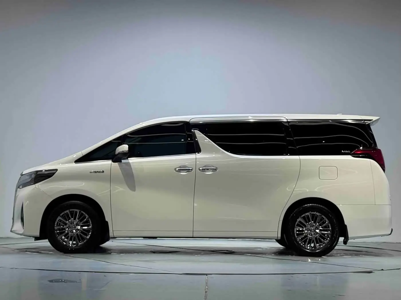 Toyota Alphard 2021 — Фото 20/20