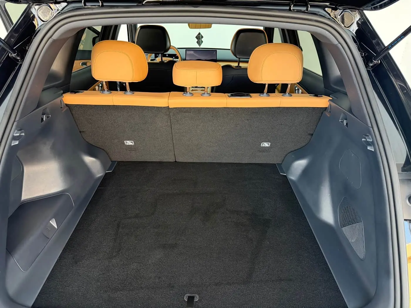 Geely Galaxy Galaxy Starship 7 EM-i 2025 — Фото 8/12