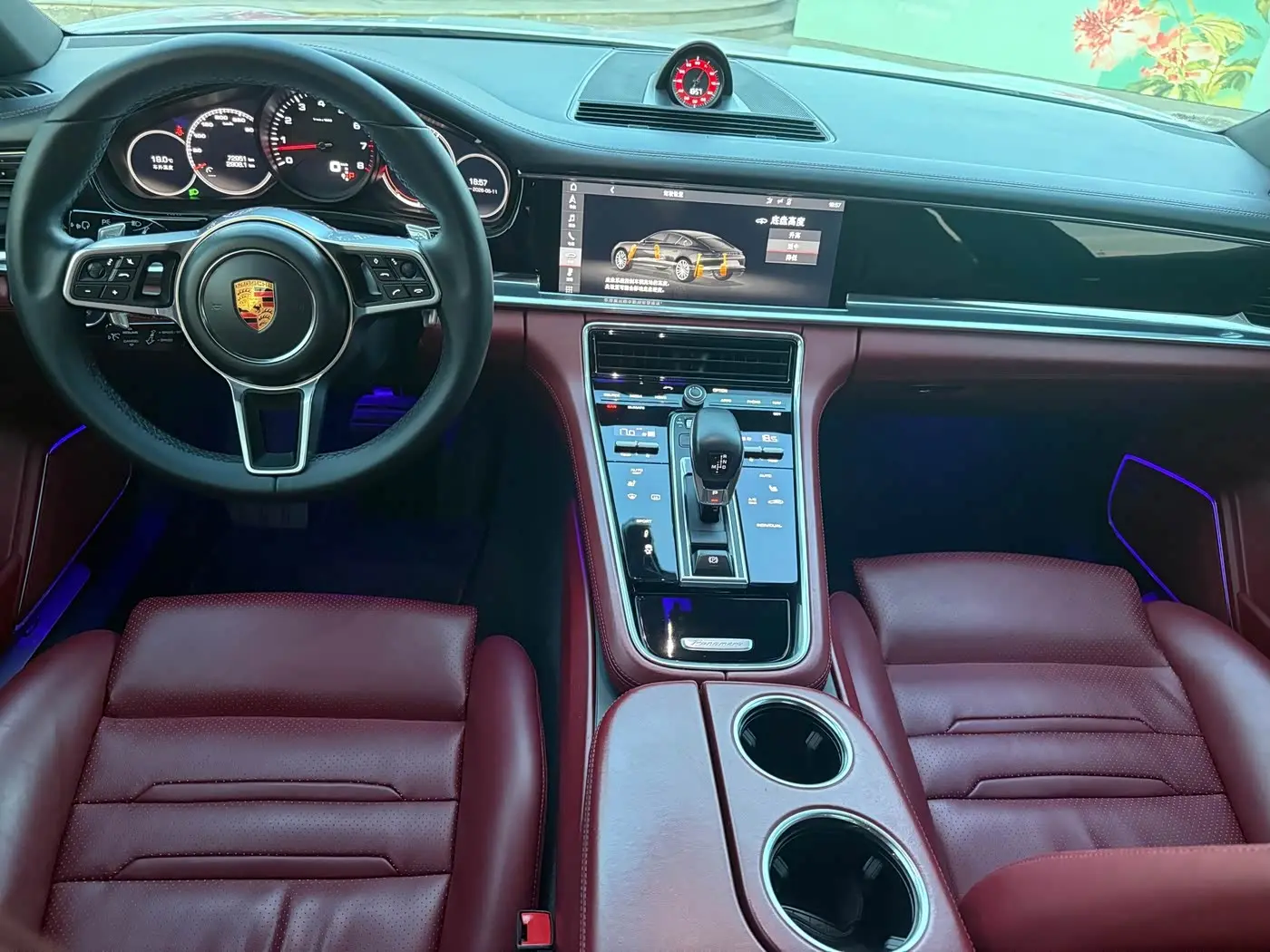 Porsche Panamera 2019 — Фото 17/19