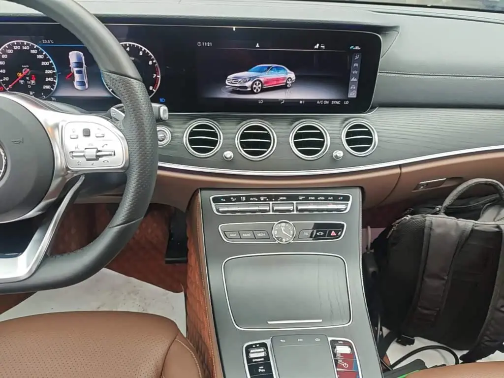 Mercedes-Benz E-Class 2020 — Photo 13/20