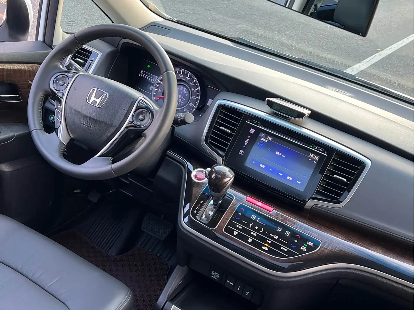 Honda Odyssey 2017 — Photo 15/20
