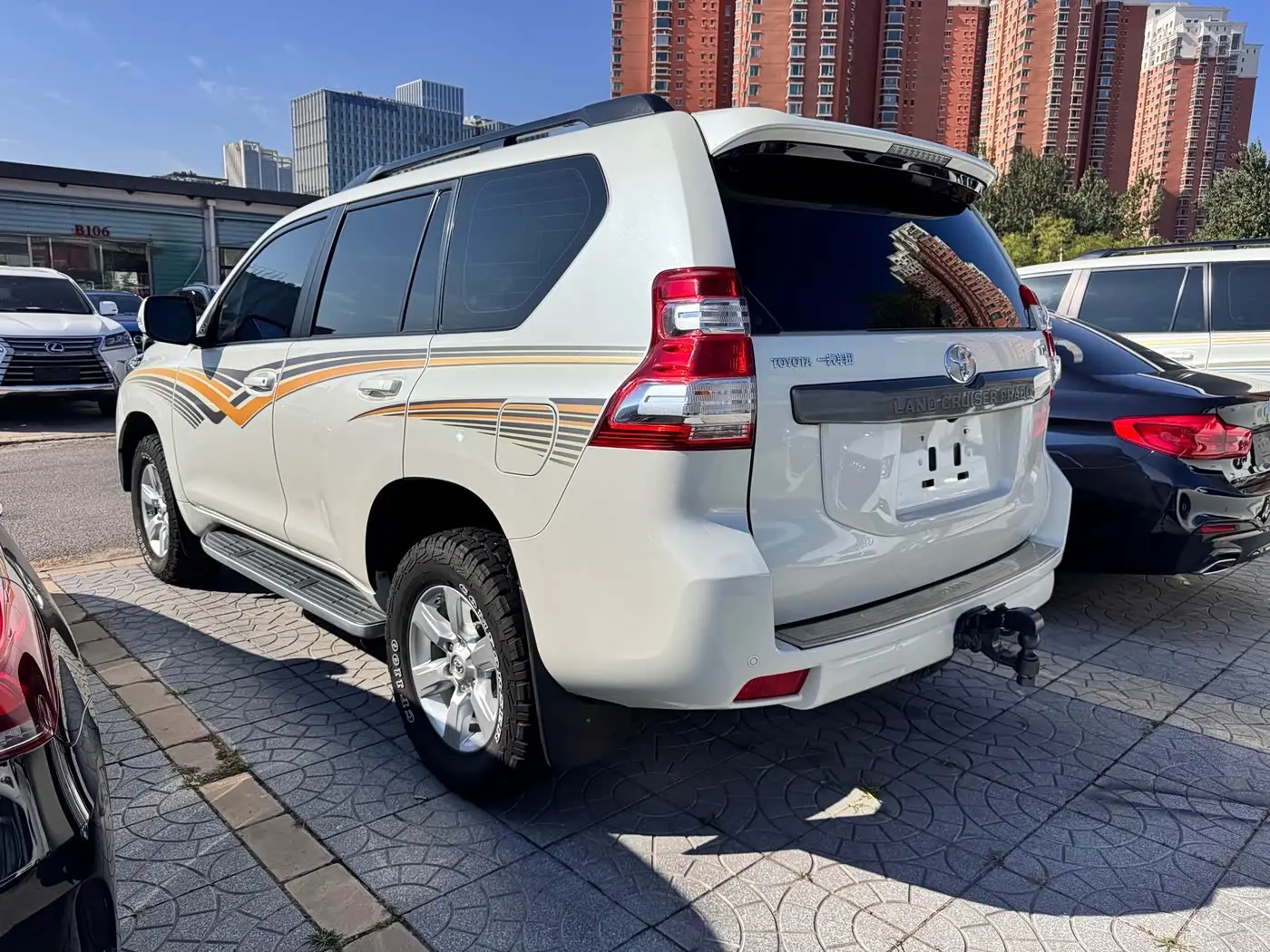 Toyota Prado 2017 — ფოტო 2/10
