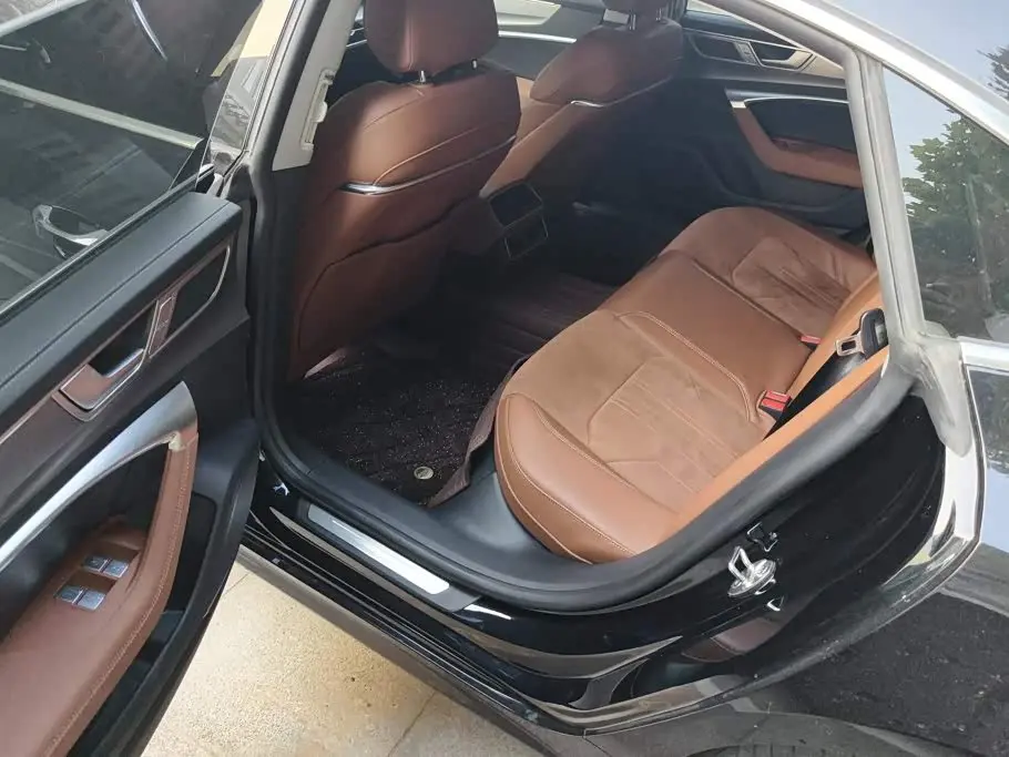 Audi A7L 2025 — Photo 11/16
