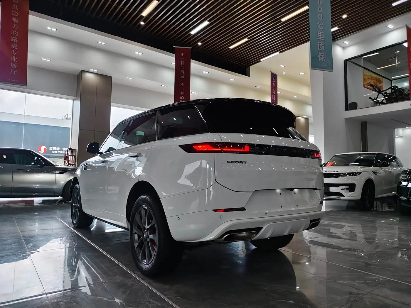 Land Rover Range Rover Sport 2024 — Фото 17/20
