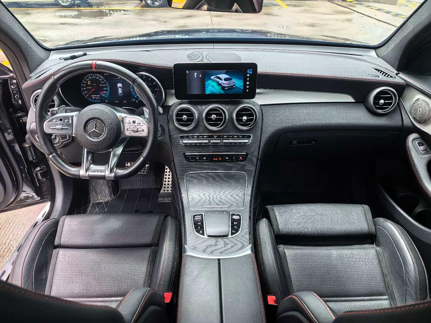 Mercedes-Benz GLC Coupe AMG 2023 — Photo 12/16