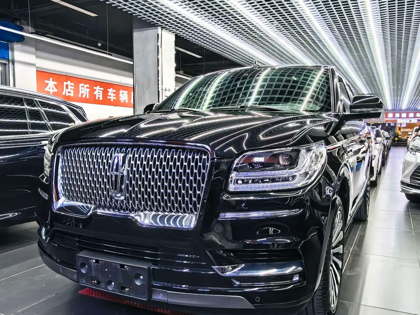 Lincoln Navigator 2021 — Фото 1/9