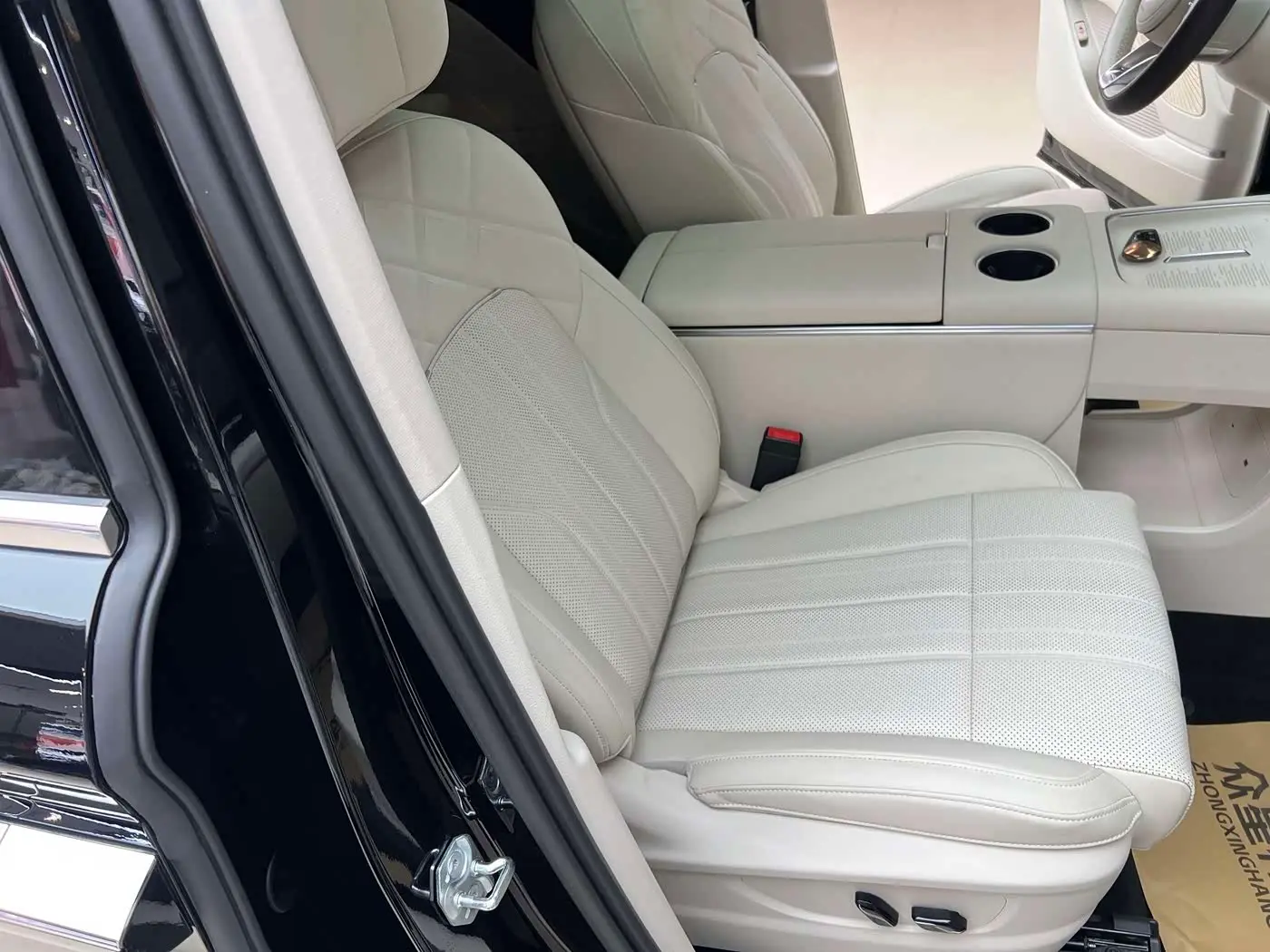 Voyah Auto Voyah Dreamer 2025 — Photo 12/20