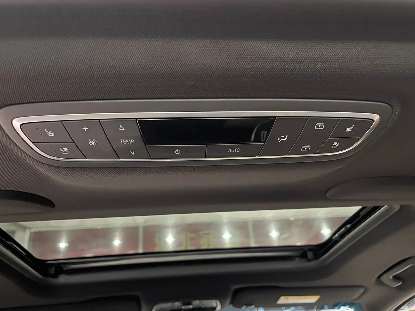 Buick GL8 2021 — Photo 9/14