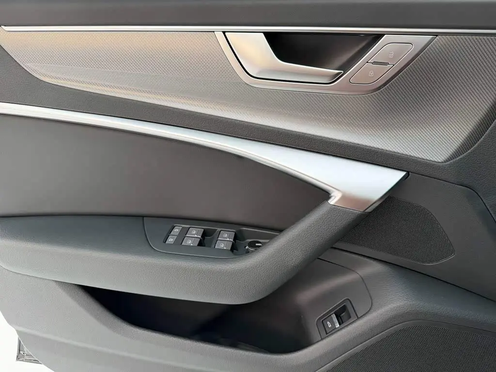 Audi A6L 2025 — Фото 16/20