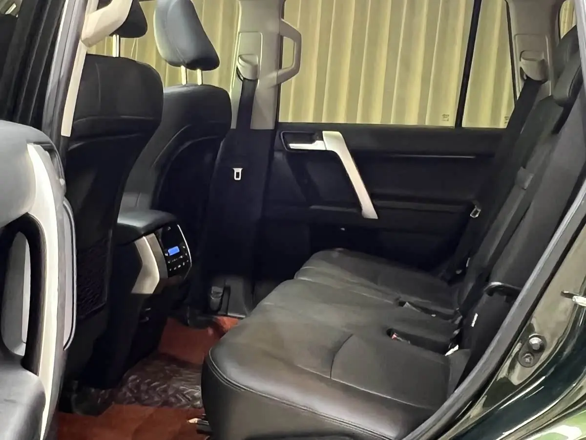 Toyota Prado 2019 — Photo 11/20