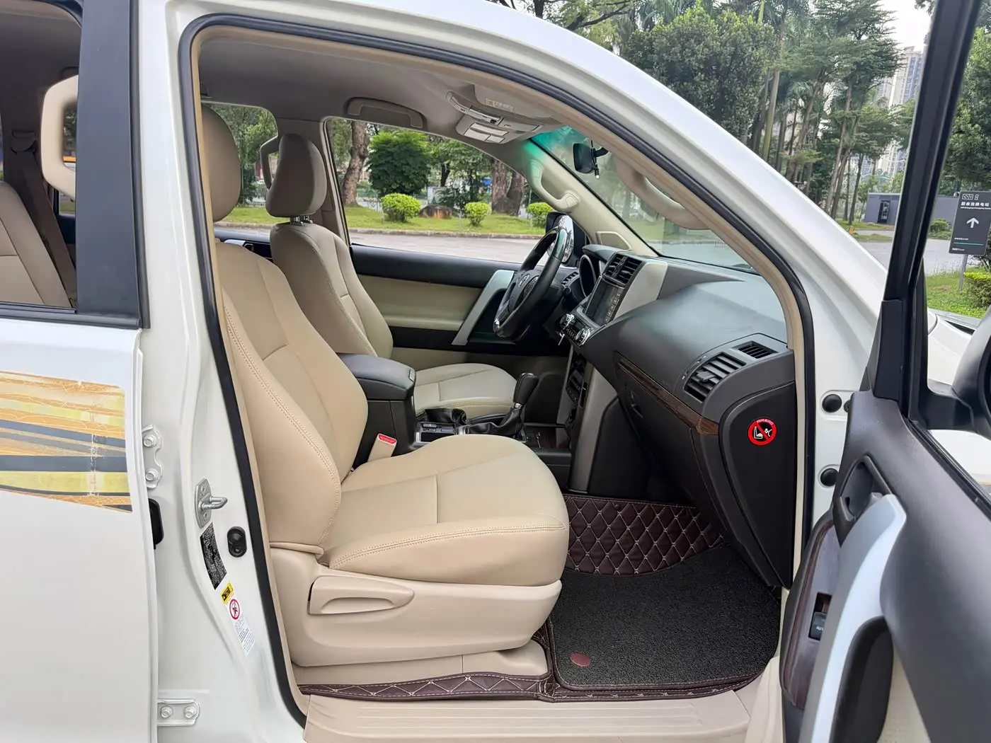 Toyota Prado 2013 — Photo 16/20